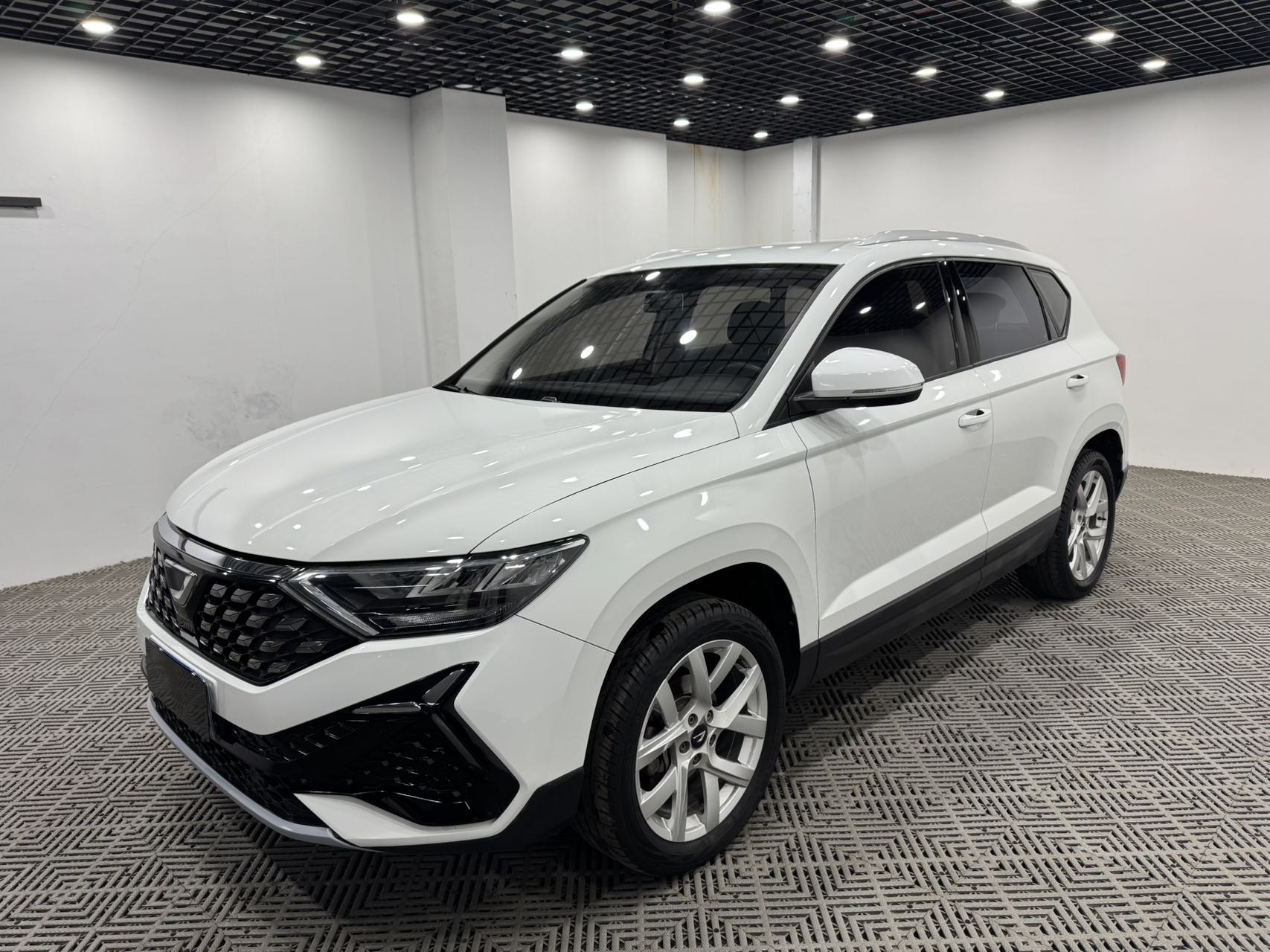 Jetta VS5 2023 года, 280TSI, автоматическая версия начального уровня