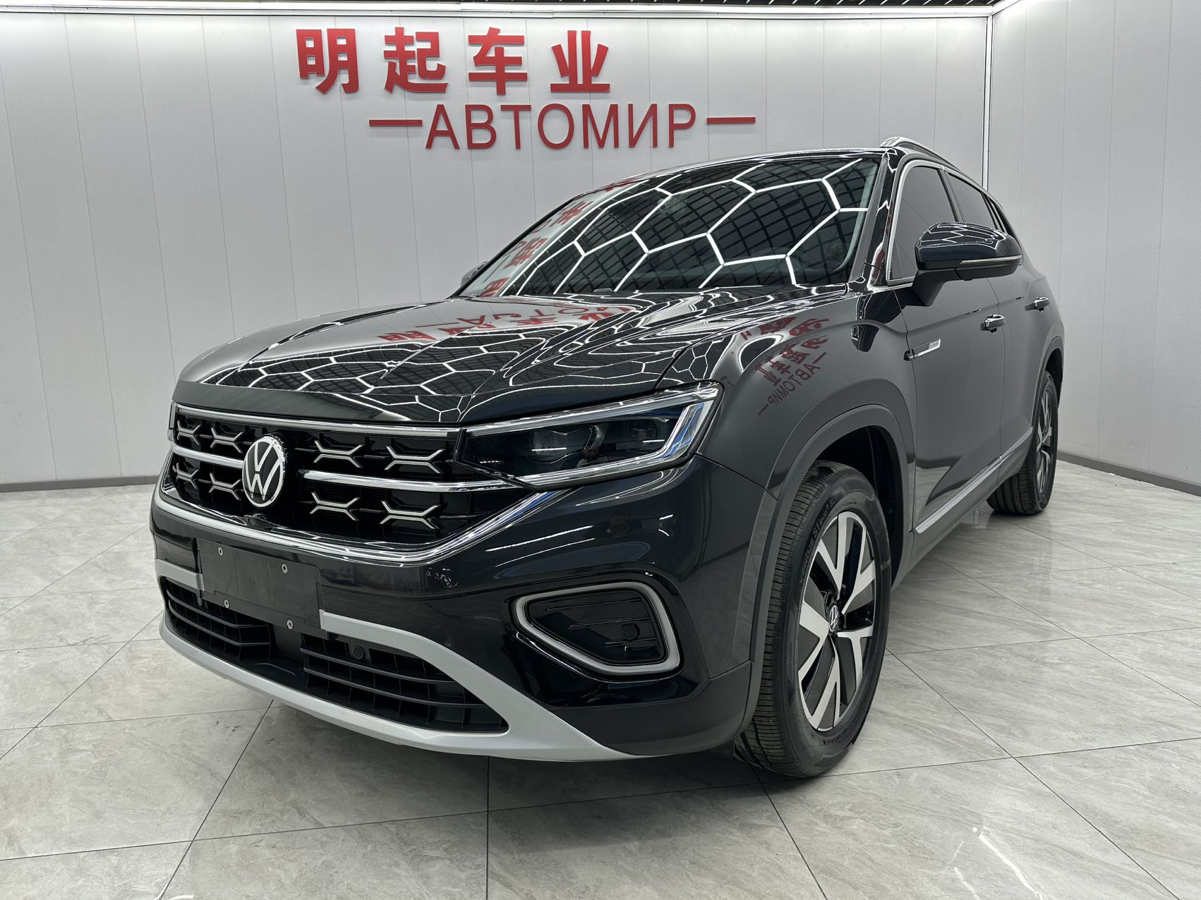 Volkswagen Tayron 2023 280TSI передний привод, версия Luxury Plus Advanced