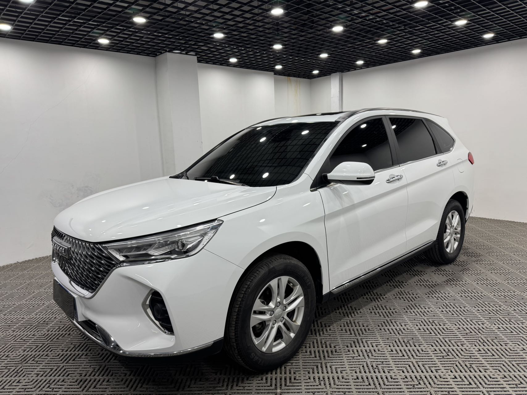 Haval M6 2021 модель PLUS 1.5T DCT роскошная интеллектуальная версия