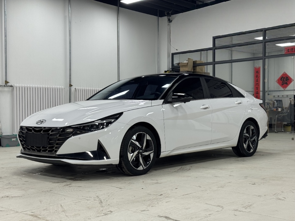 Hyundai Elantra 2022 1.5L CVT LUX Премиум версия, стандарт Евро-6